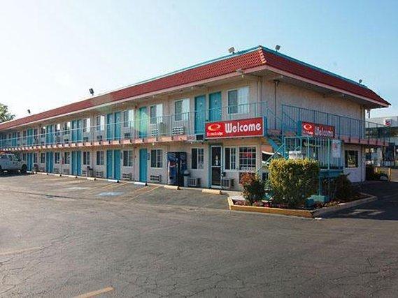 רינו America'S Best Travel Inn מראה חיצוני תמונה