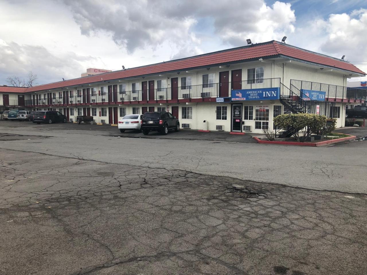 רינו America'S Best Travel Inn מראה חיצוני תמונה