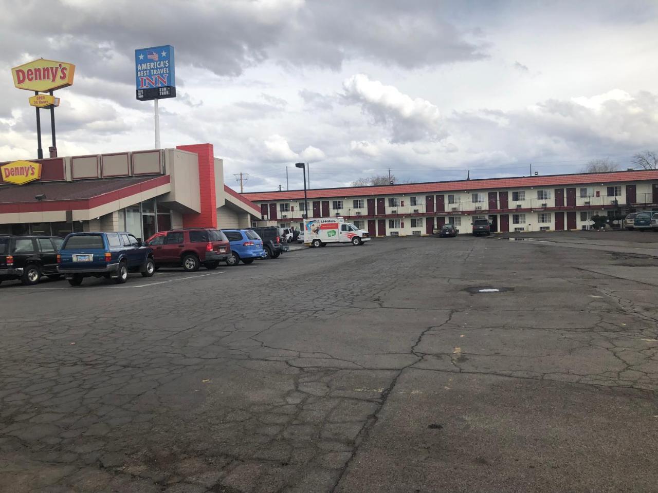 רינו America'S Best Travel Inn מראה חיצוני תמונה